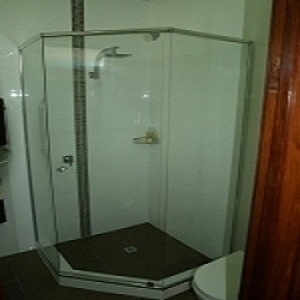 semi-framed-shower-screen-.jpg